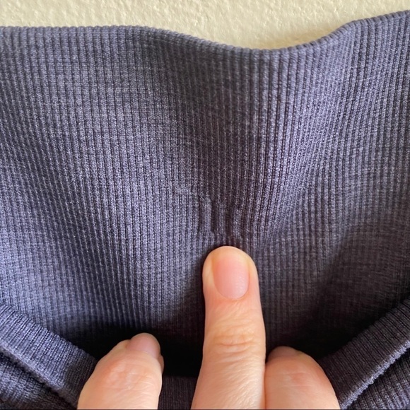 Lululemon Zone In Crop Sz 8 - Picture 2 of 6